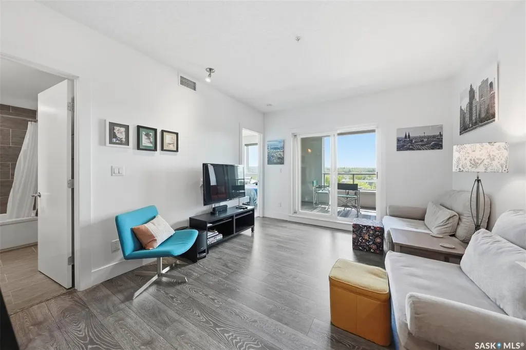 409 B Avenue S Saskatoon SK S7M 5M8