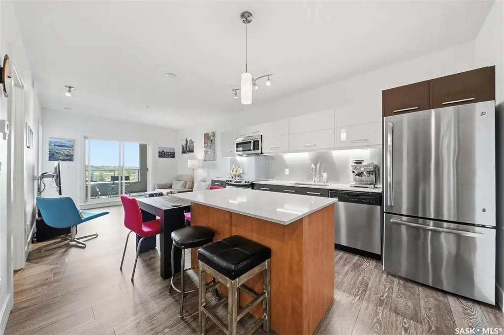 409 B Avenue S Saskatoon SK S7M 5M8
