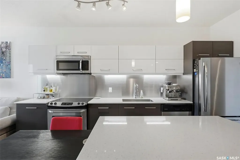 409 B Avenue S Saskatoon SK S7M 5M8