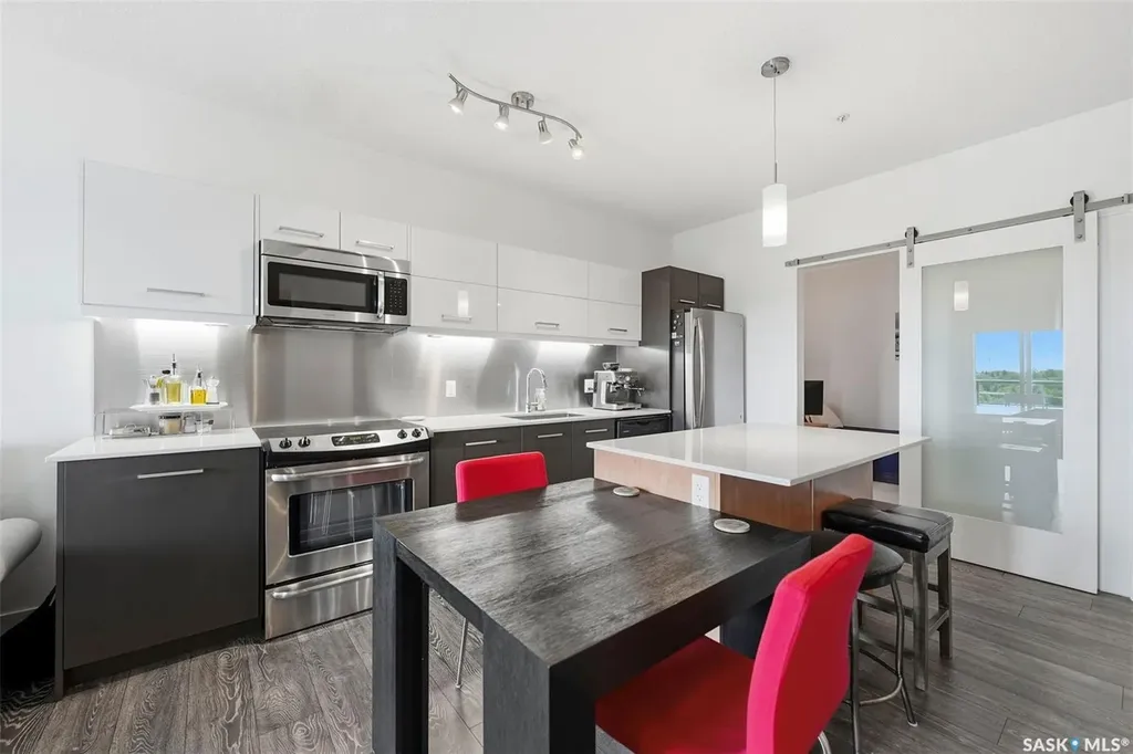 409 B Avenue S Saskatoon SK S7M 5M8