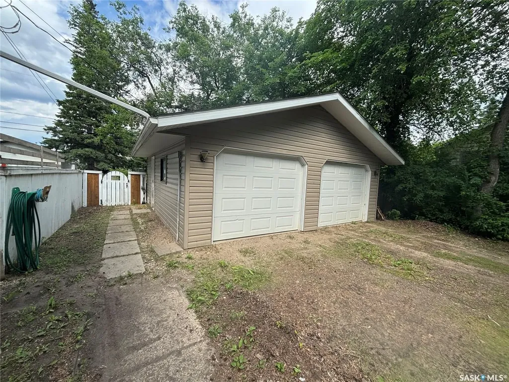 208 Stovel Avenue E Melfort SK S0E 1A0