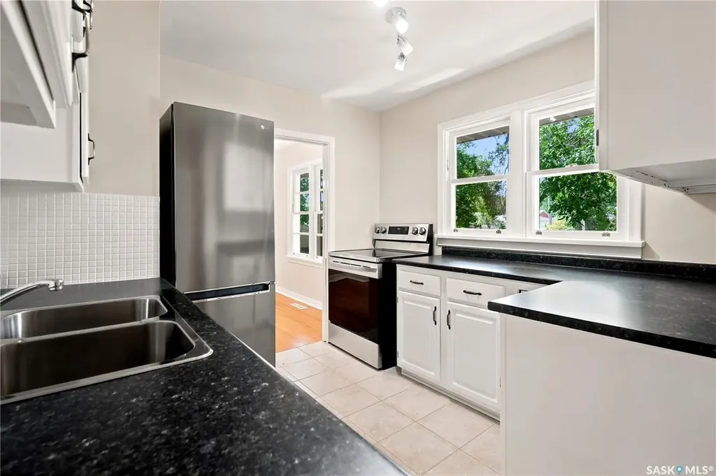 2928 Queen Street Regina SK S4S 2E4