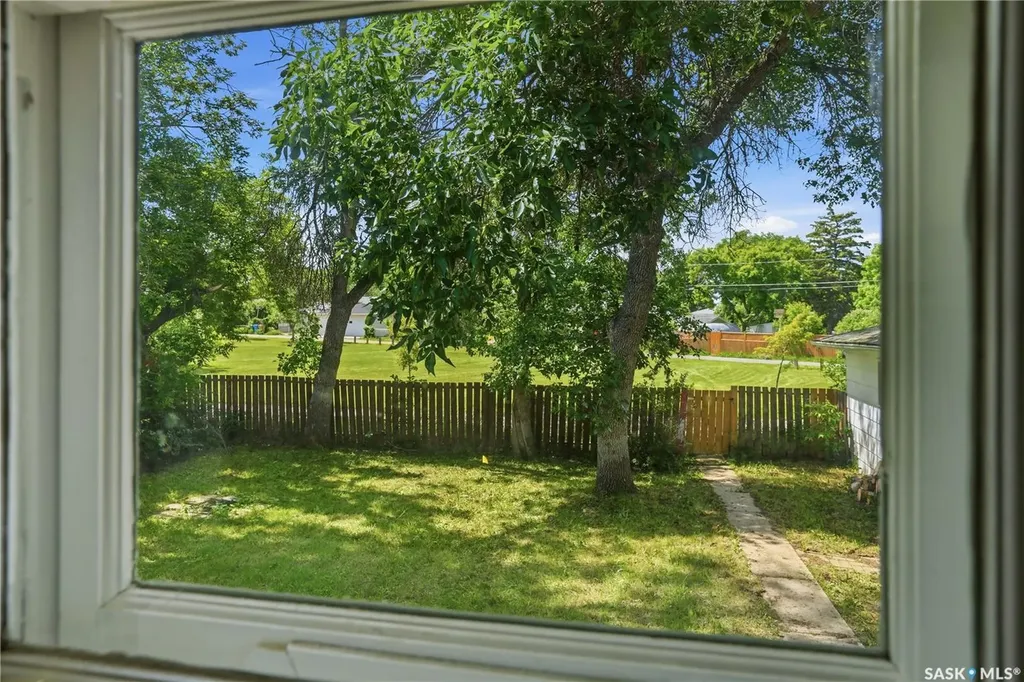 2928 Queen Street Regina SK S4S 2E4