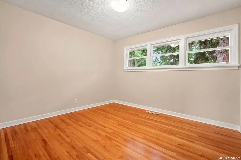 2928 Queen Street Regina SK S4S 2E4