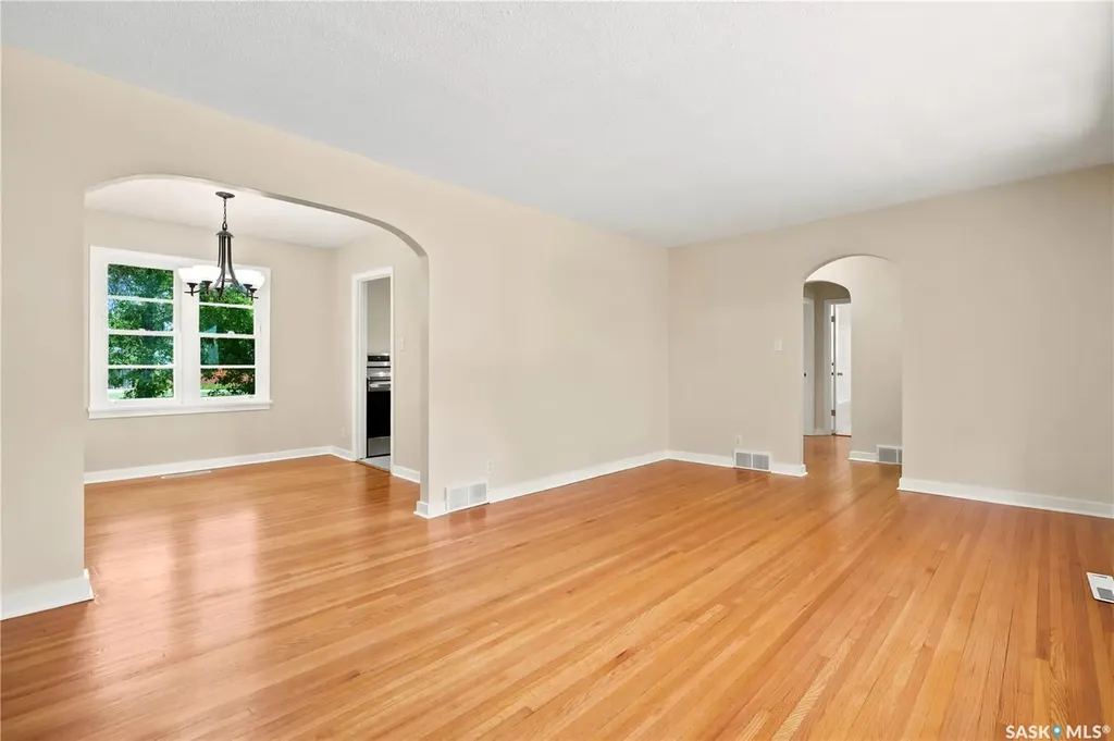 2928 Queen Street Regina SK S4S 2E4