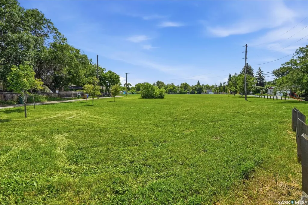 2928 Queen Street Regina SK S4S 2E4