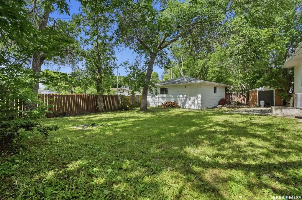 2928 Queen Street Regina SK S4S 2E4