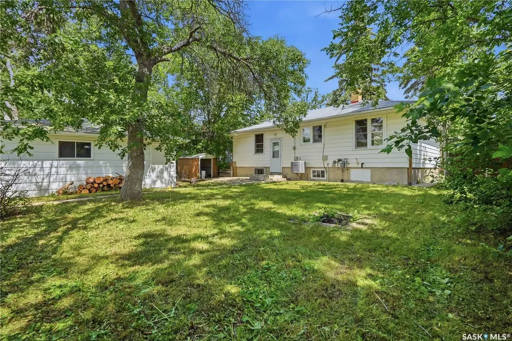 2928 Queen Street Regina SK S4S 2E4