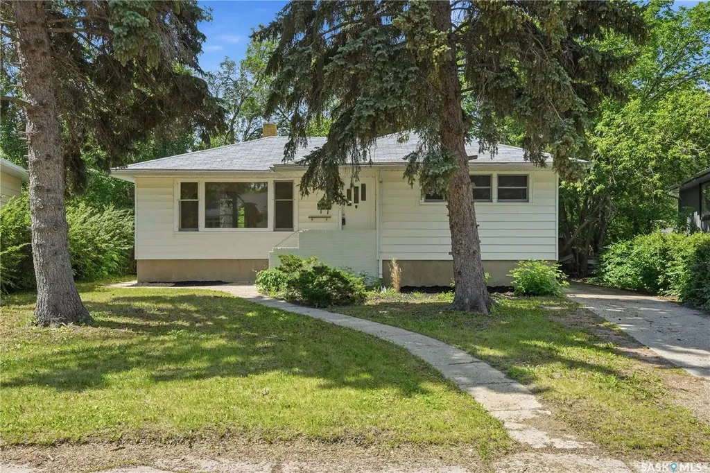 2928 Queen Street Regina SK S4S 2E4
