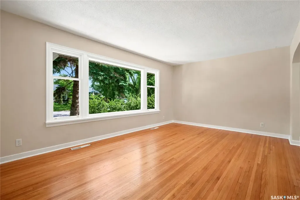 2928 Queen Street Regina SK S4S 2E4