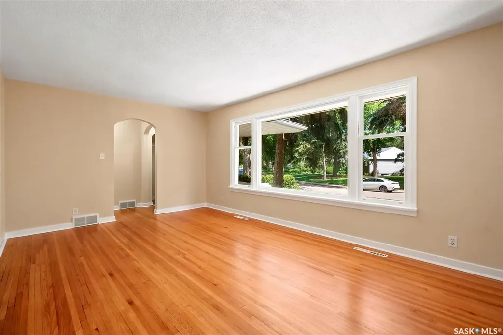 2928 Queen Street Regina SK S4S 2E4