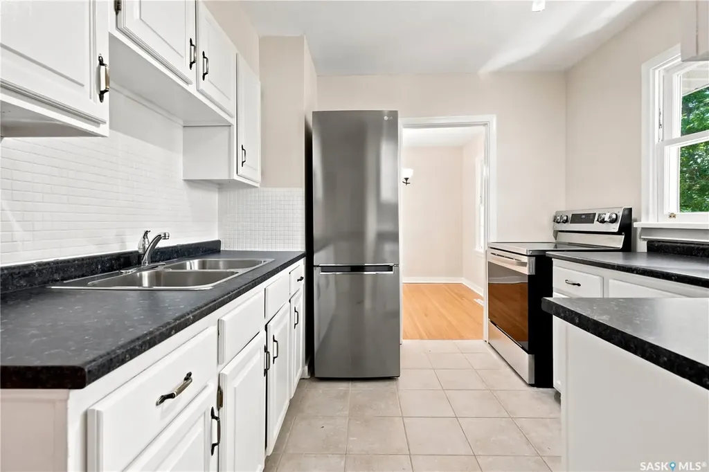 2928 Queen Street Regina SK S4S 2E4