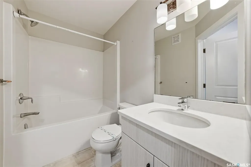 139 Stilling Mews Saskatoon SK S7V 0P4