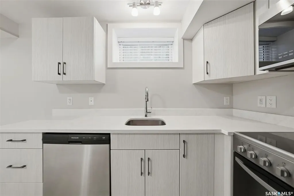 139 Stilling Mews Saskatoon SK S7V 0P4