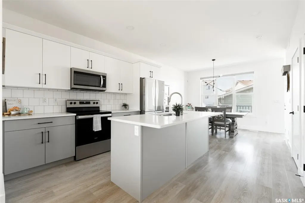180 Rosewood Boulevard E Saskatoon SK S7V 0Y9