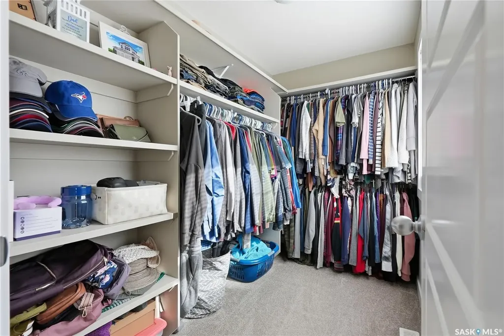 118 Stromberg Crescent Saskatoon SK S7L 6M9
