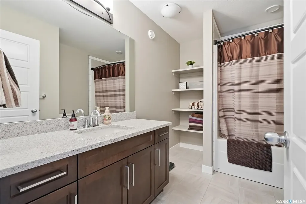 118 Stromberg Crescent Saskatoon SK S7L 6M9