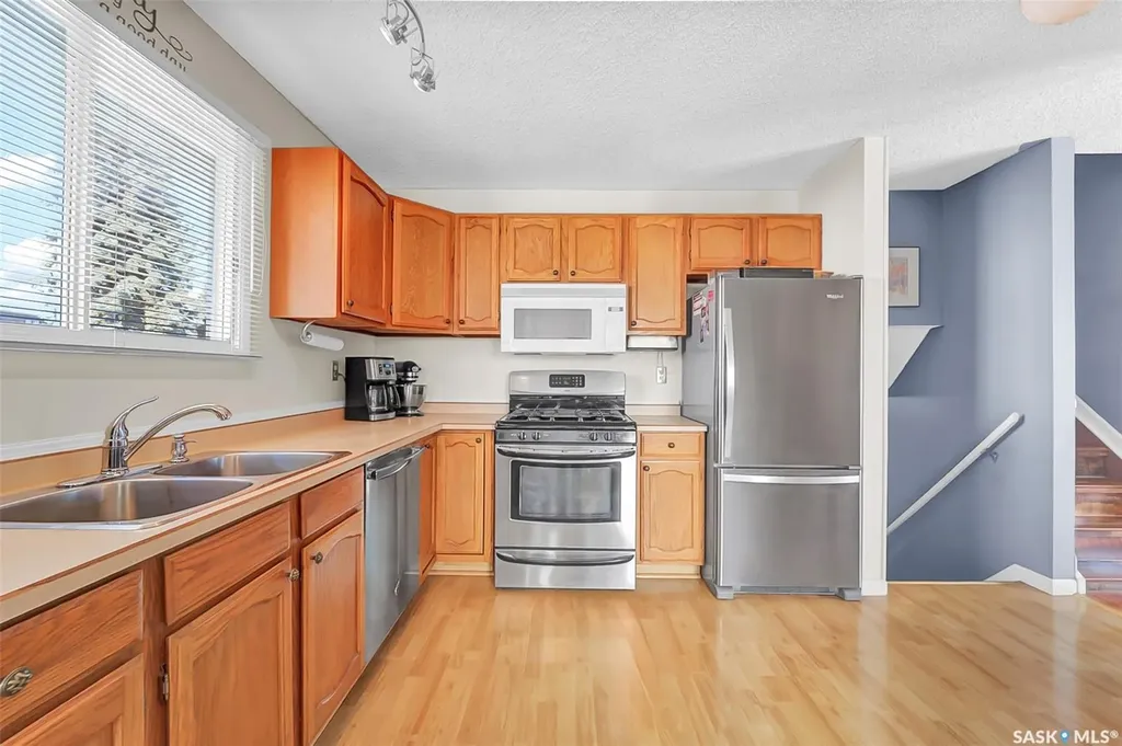 703 Candle Court Saskatoon SK S7K 4Z9