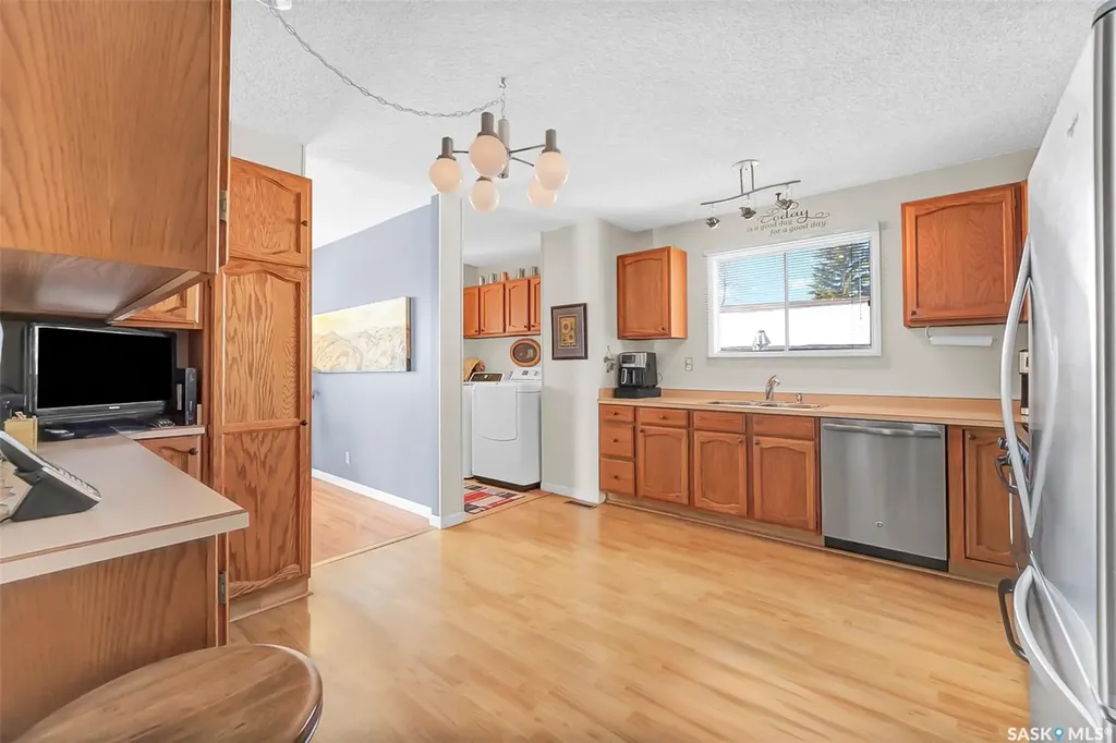 703 Candle Court Saskatoon SK S7K 4Z9