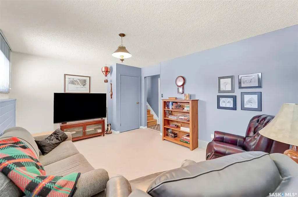 703 Candle Court Saskatoon SK S7K 4Z9