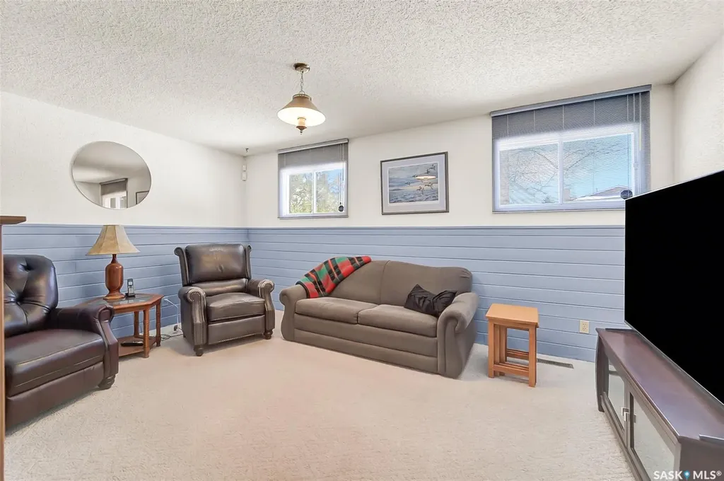 703 Candle Court Saskatoon SK S7K 4Z9