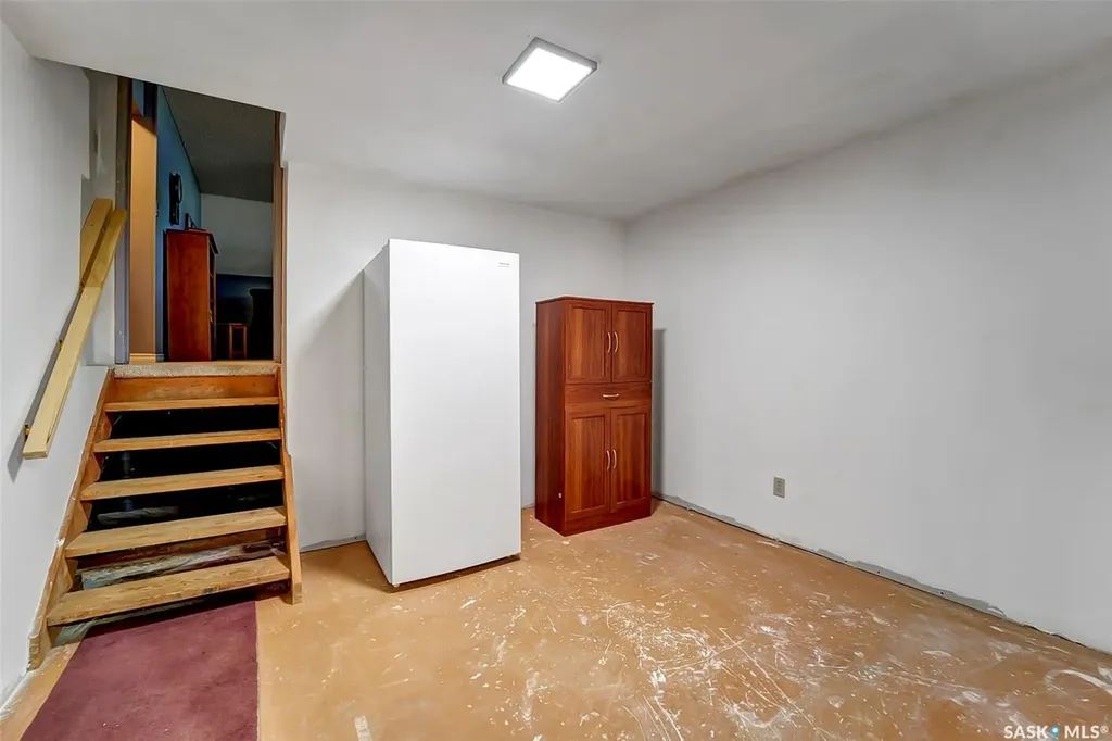 703 Candle Court Saskatoon SK S7K 4Z9