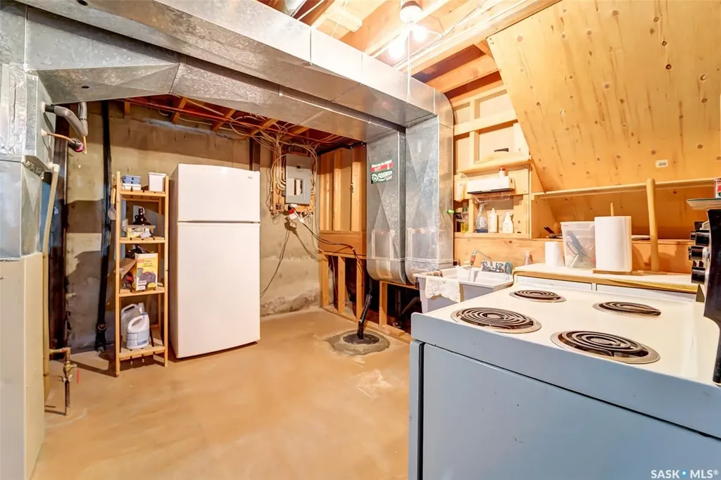 703 Candle Court Saskatoon SK S7K 4Z9