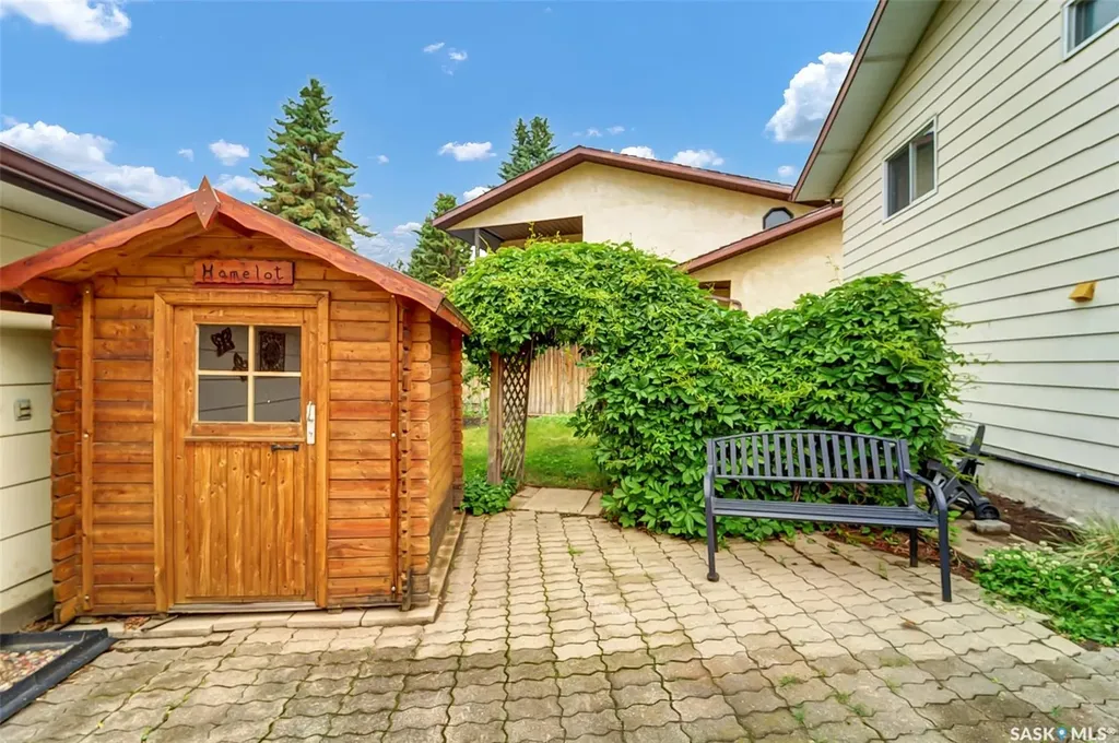 703 Candle Court Saskatoon SK S7K 4Z9