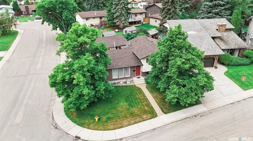 703 Candle Court Saskatoon SK S7K 4Z9