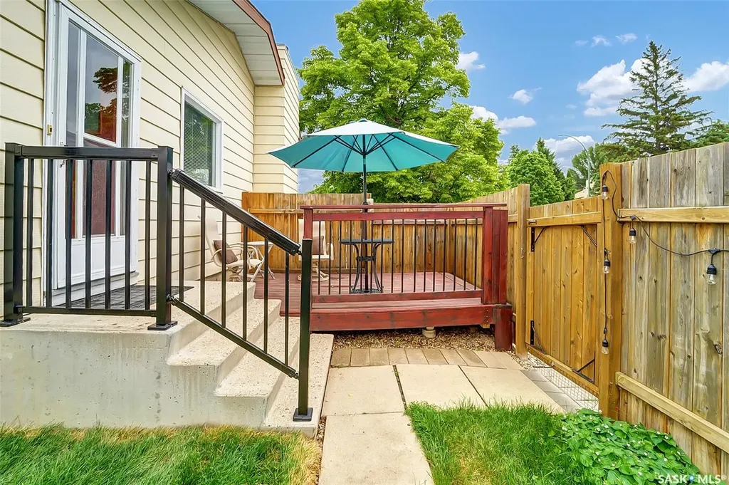 703 Candle Court Saskatoon SK S7K 4Z9