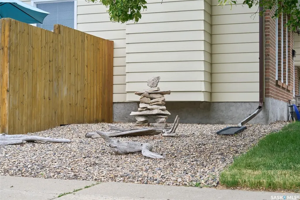 703 Candle Court Saskatoon SK S7K 4Z9