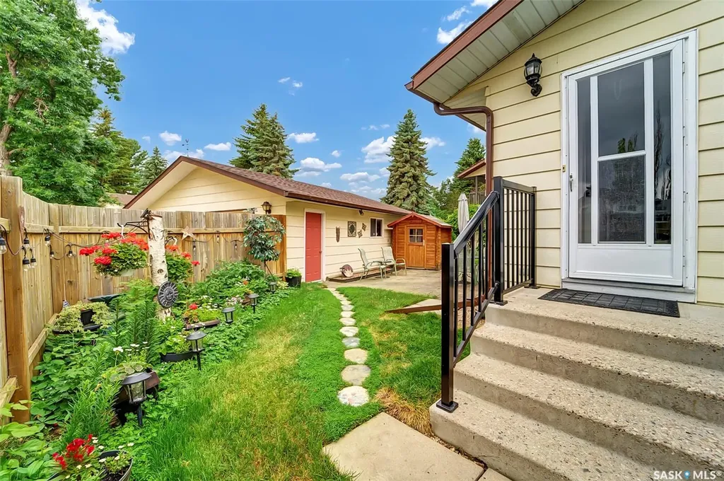 703 Candle Court Saskatoon SK S7K 4Z9