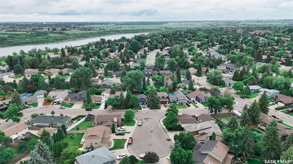 703 Candle Court Saskatoon SK S7K 4Z9