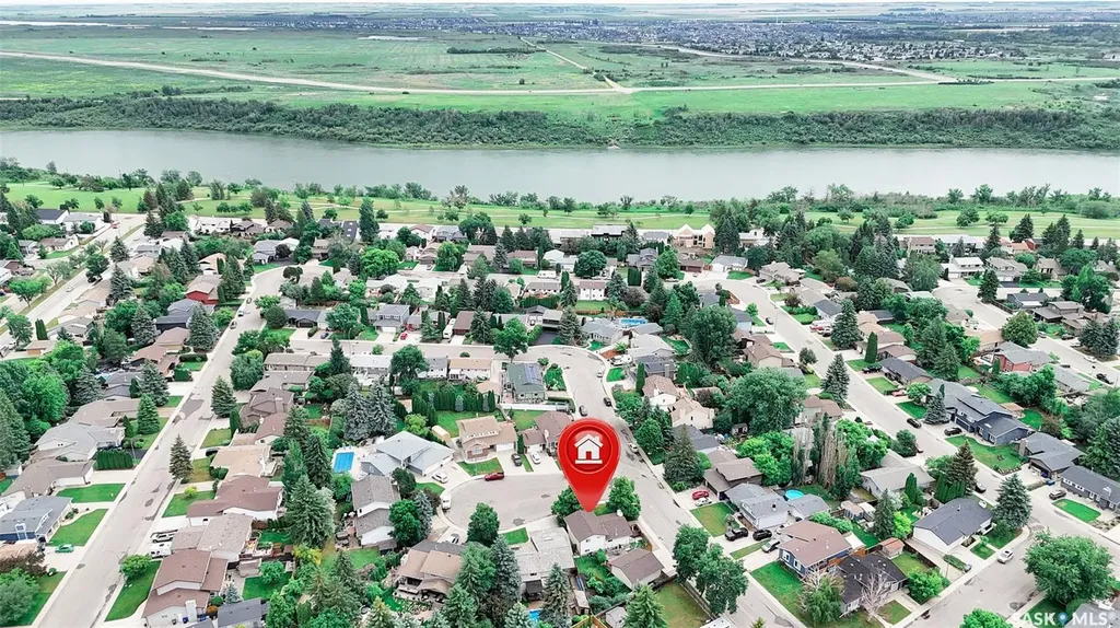 703 Candle Court Saskatoon SK S7K 4Z9