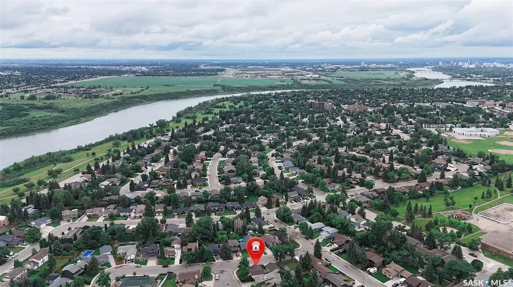 703 Candle Court Saskatoon SK S7K 4Z9