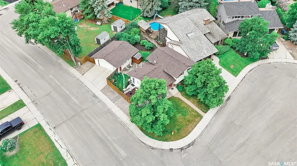 703 Candle Court Saskatoon SK S7K 4Z9