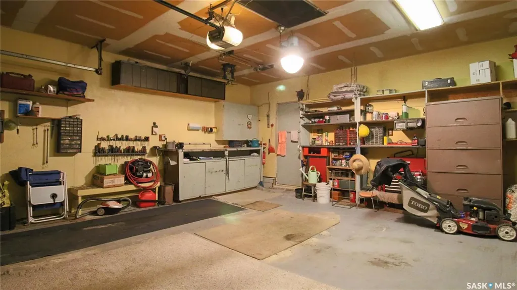 66 Sommerfeld Drive Regina SK S4V 0C5