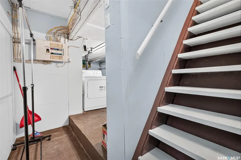 965 Stadacona Street W Moose Jaw SK S6H 2A9