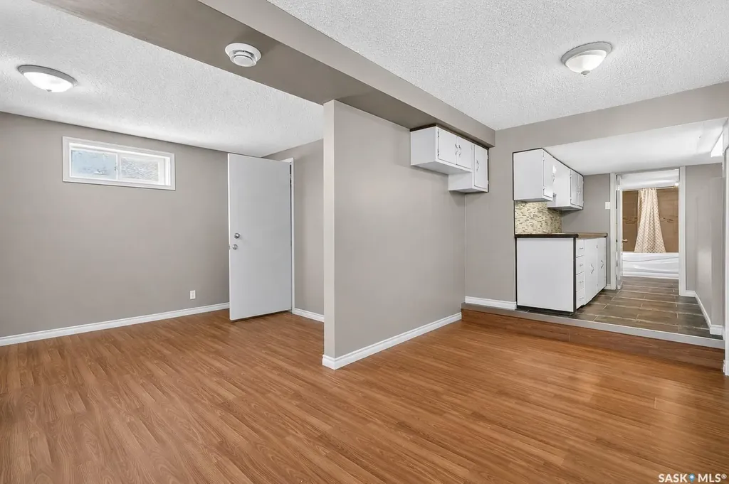 965 Stadacona Street W Moose Jaw SK S6H 2A9