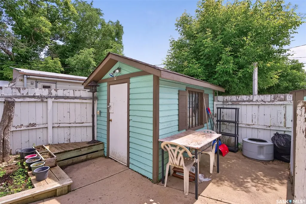965 Stadacona Street W Moose Jaw SK S6H 2A9