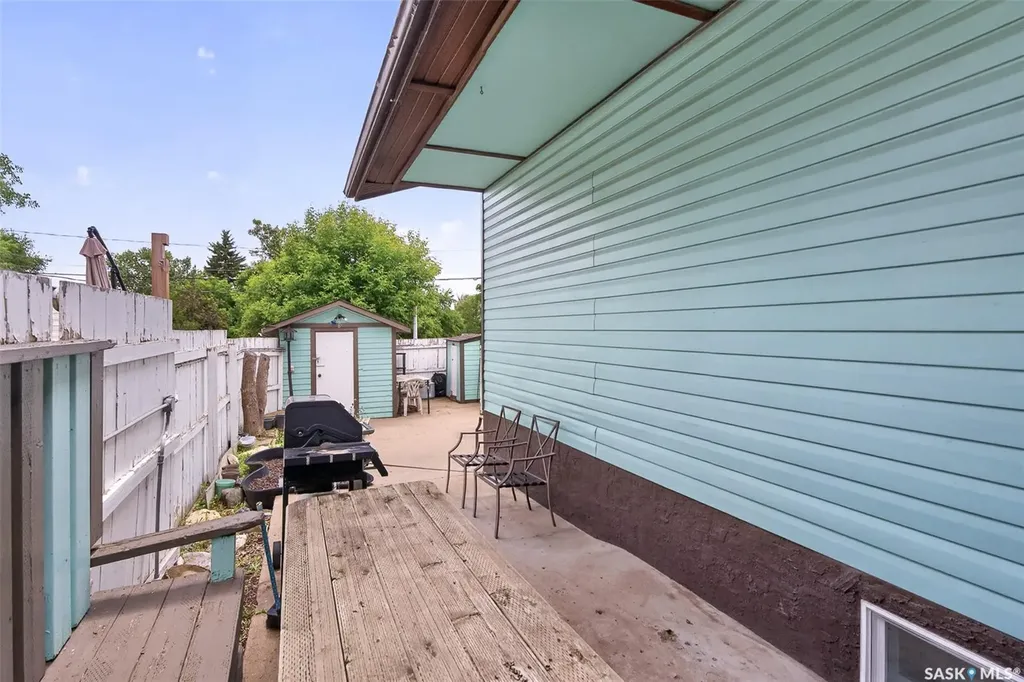 965 Stadacona Street W Moose Jaw SK S6H 2A9