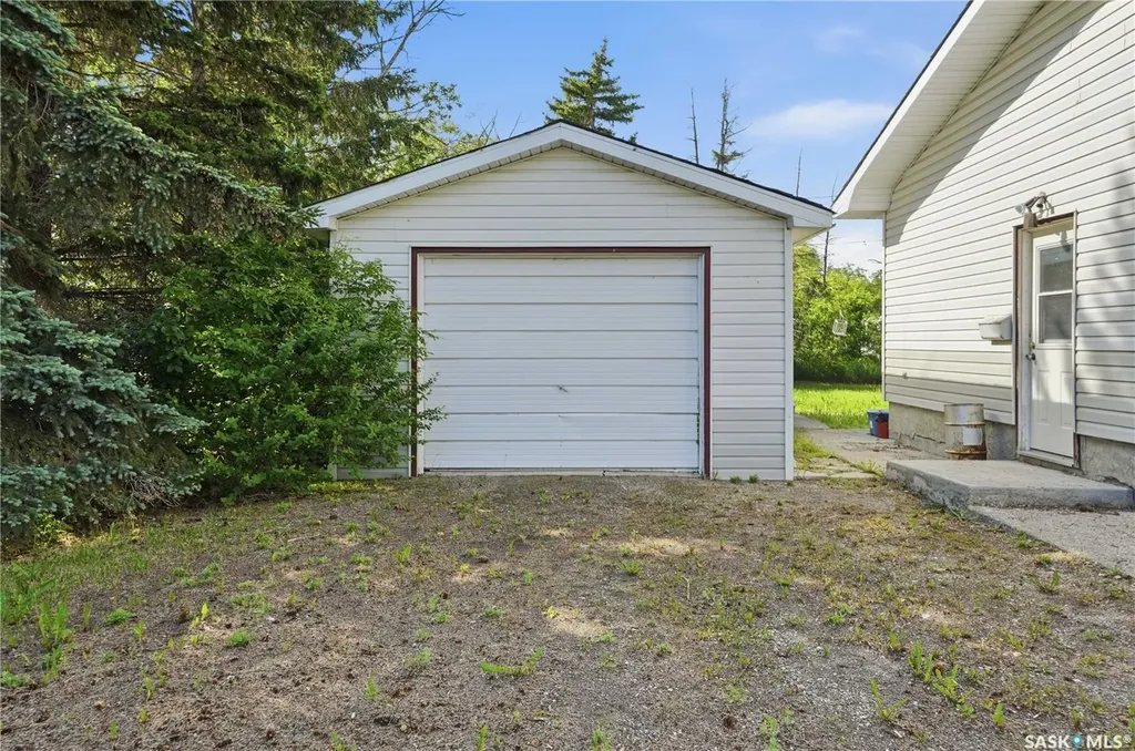 635 Gardiner Street Holdfast SK S0G 2H0