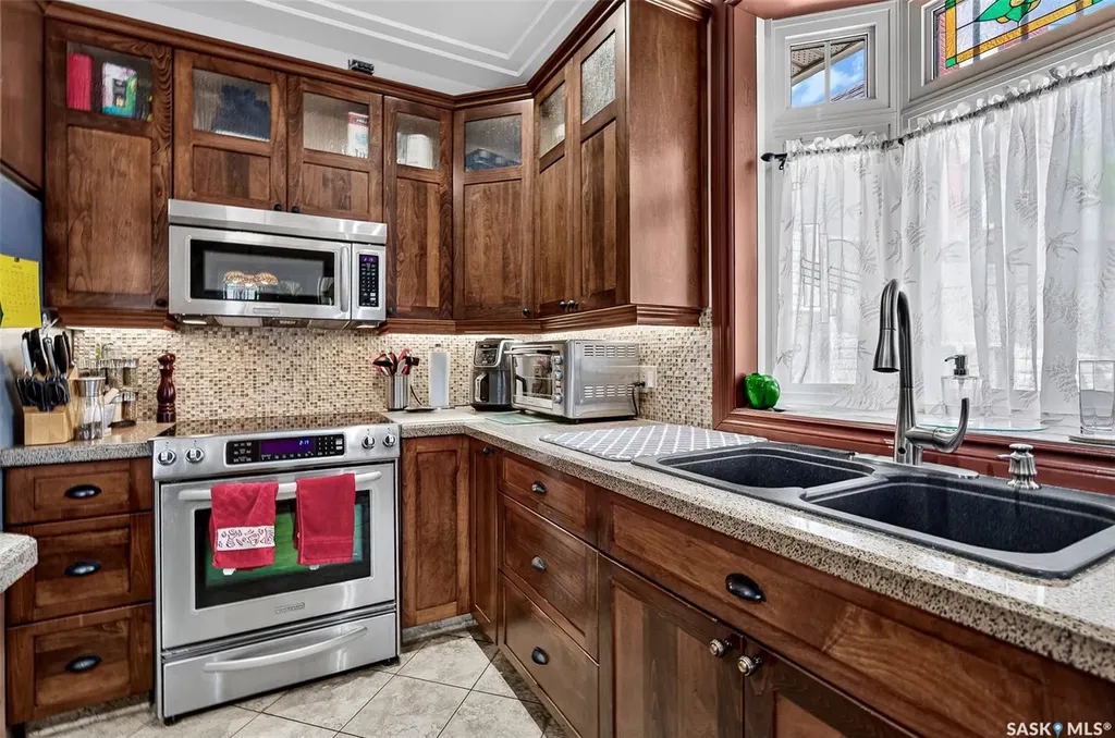 155 Hochelaga Street E Moose Jaw SK S6H 0N8