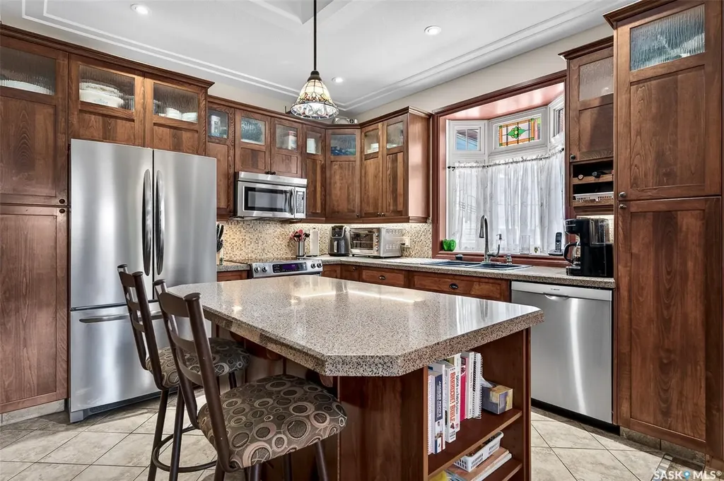 155 Hochelaga Street E Moose Jaw SK S6H 0N8