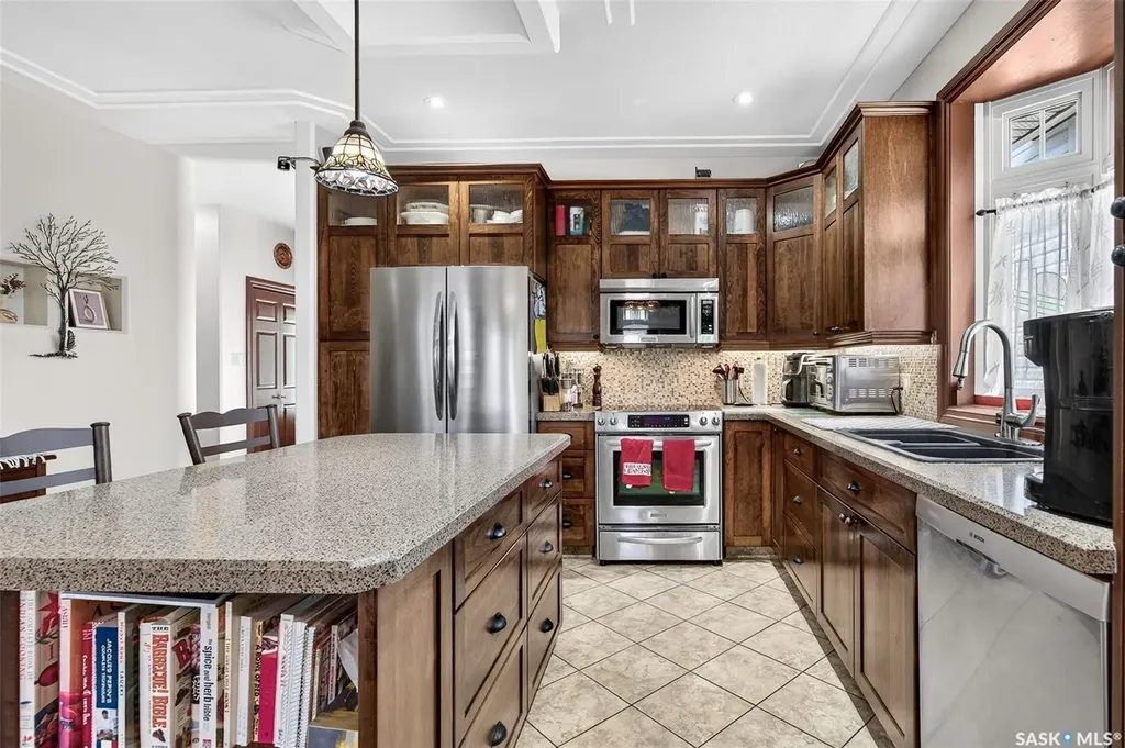 155 Hochelaga Street E Moose Jaw SK S6H 0N8