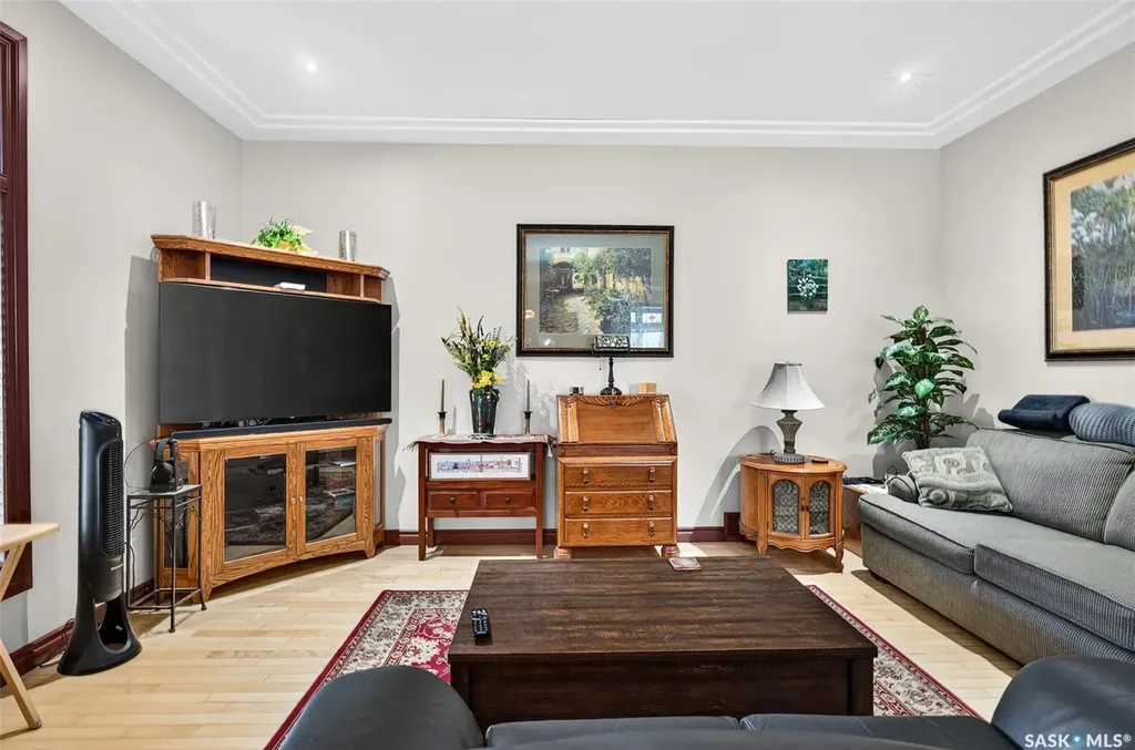 155 Hochelaga Street E Moose Jaw SK S6H 0N8