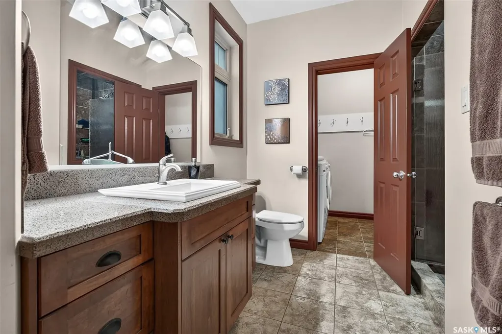 155 Hochelaga Street E Moose Jaw SK S6H 0N8