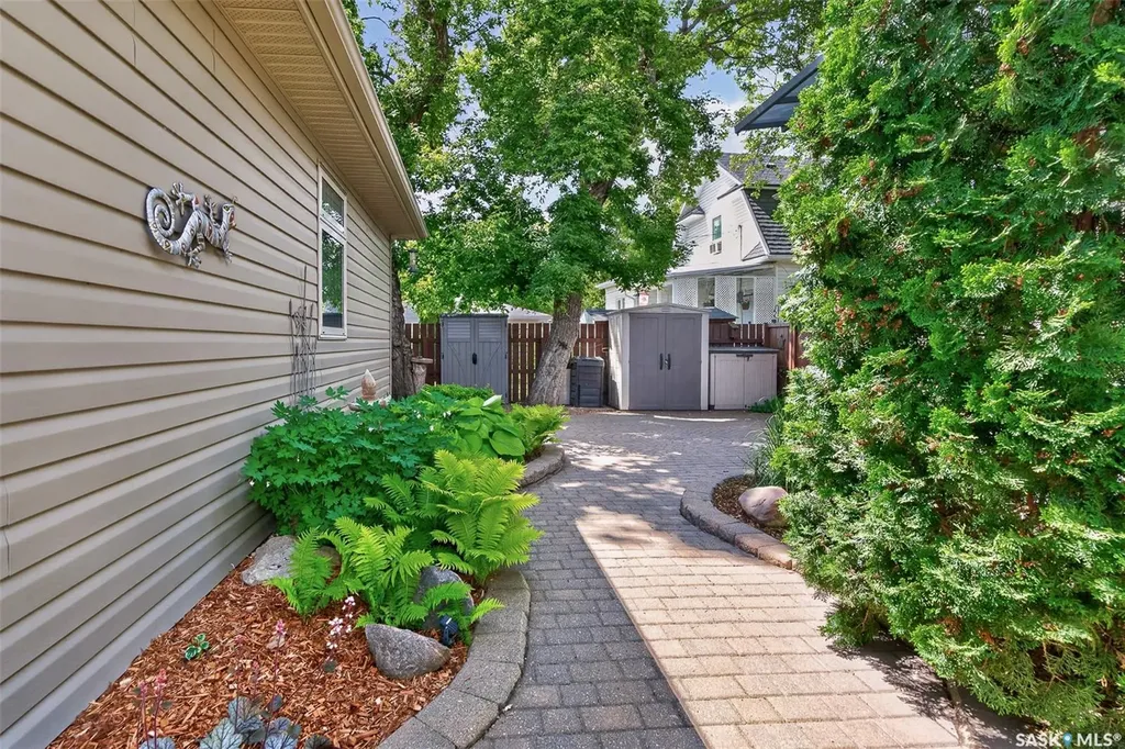 155 Hochelaga Street E Moose Jaw SK S6H 0N8