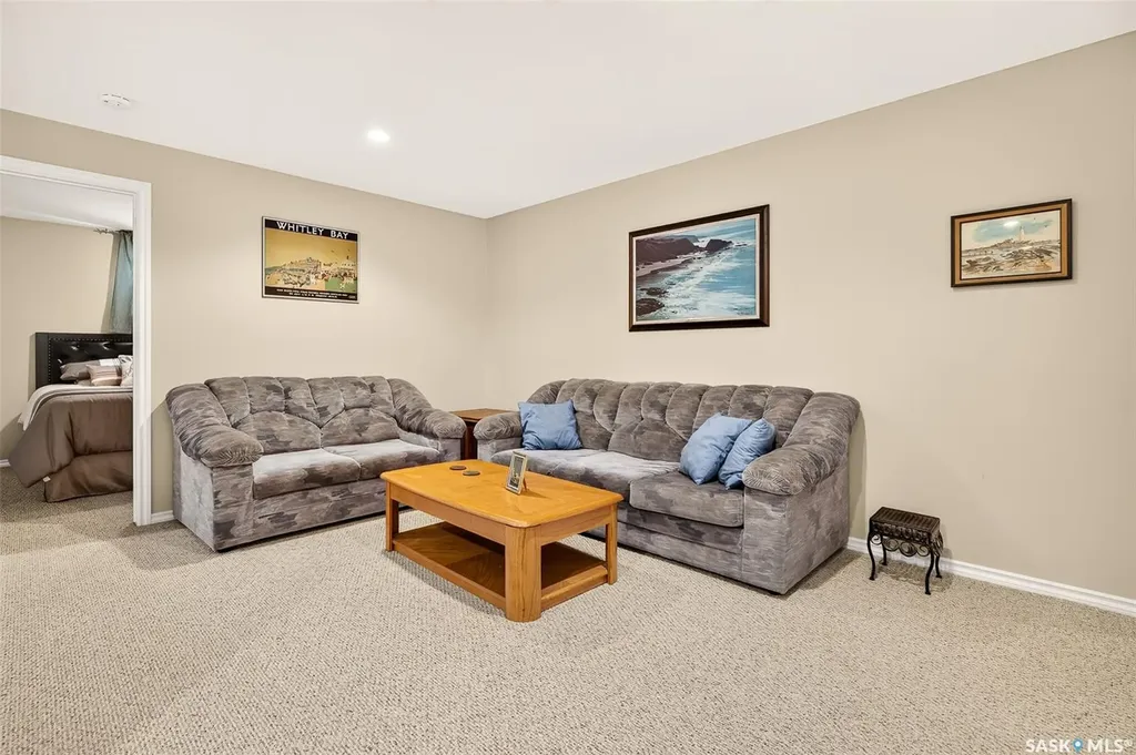 155 Hochelaga Street E Moose Jaw SK S6H 0N8