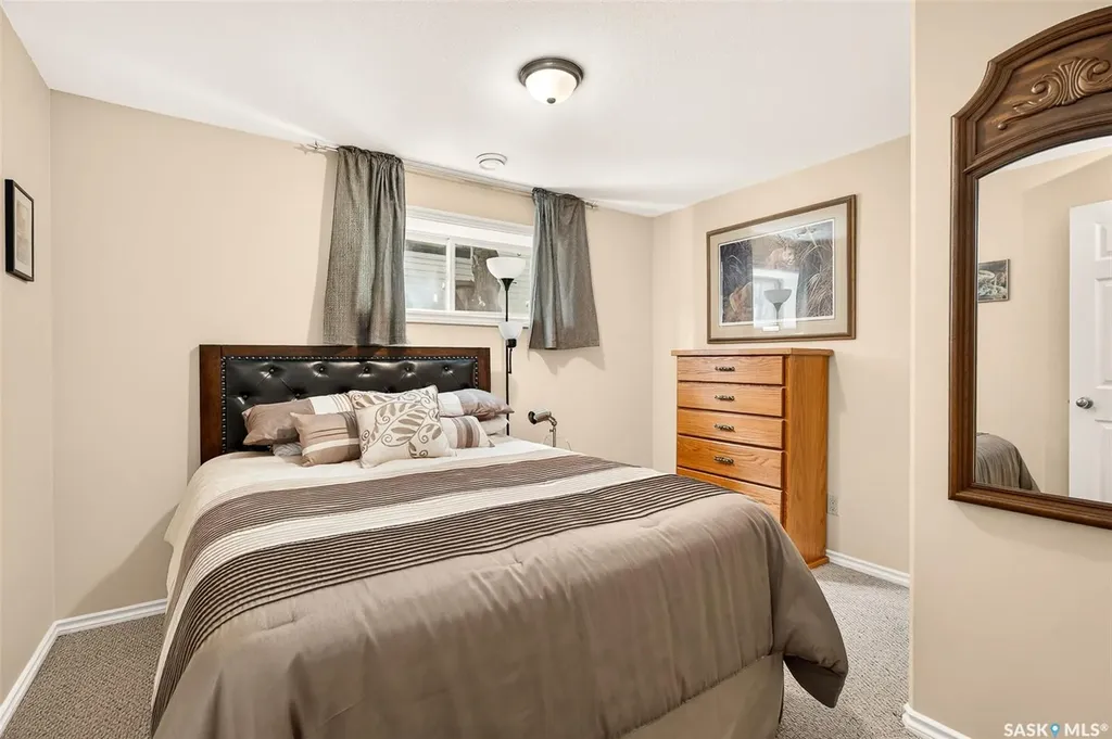 155 Hochelaga Street E Moose Jaw SK S6H 0N8